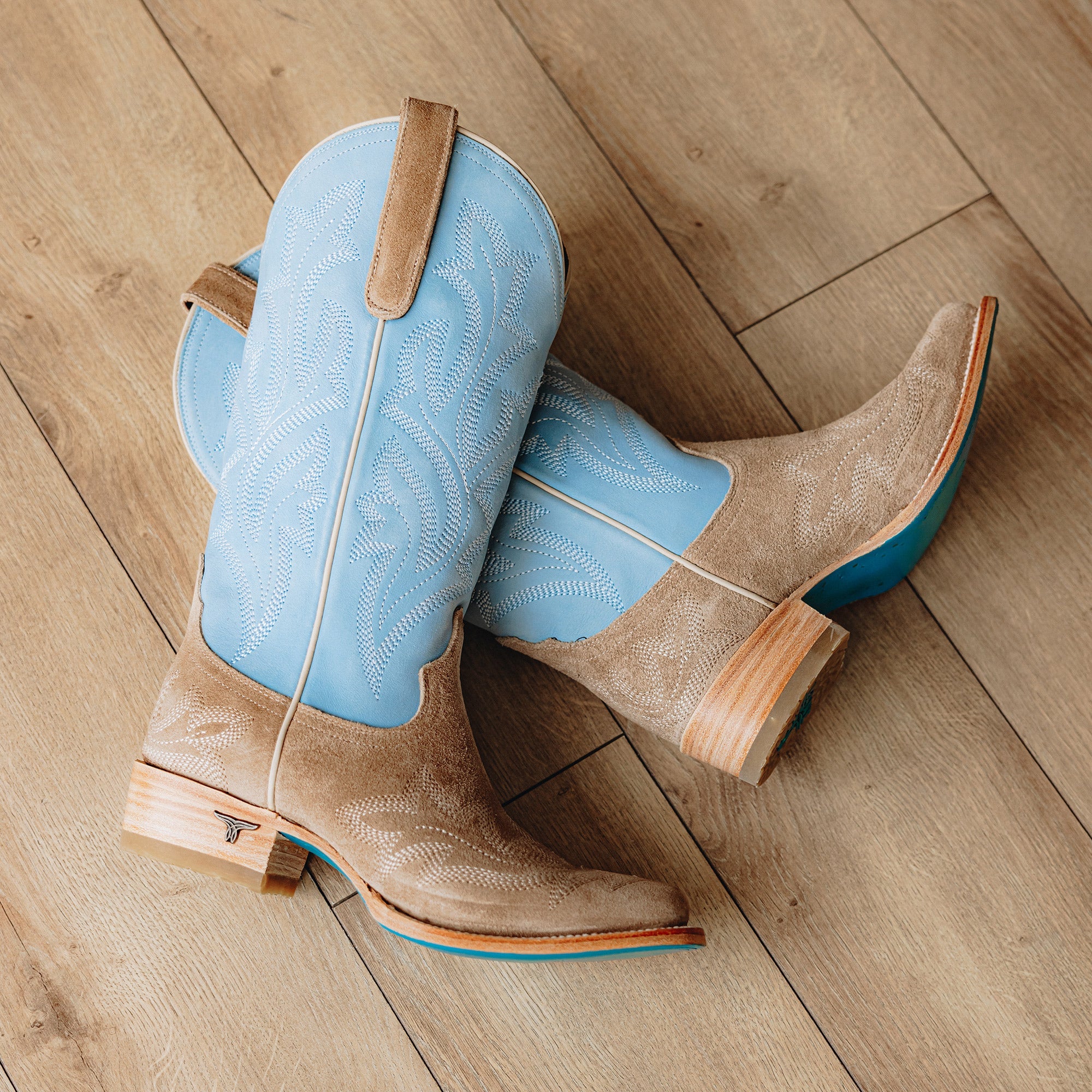 Lane Saratoga Square Boot - Latte Suede and Powder Blue