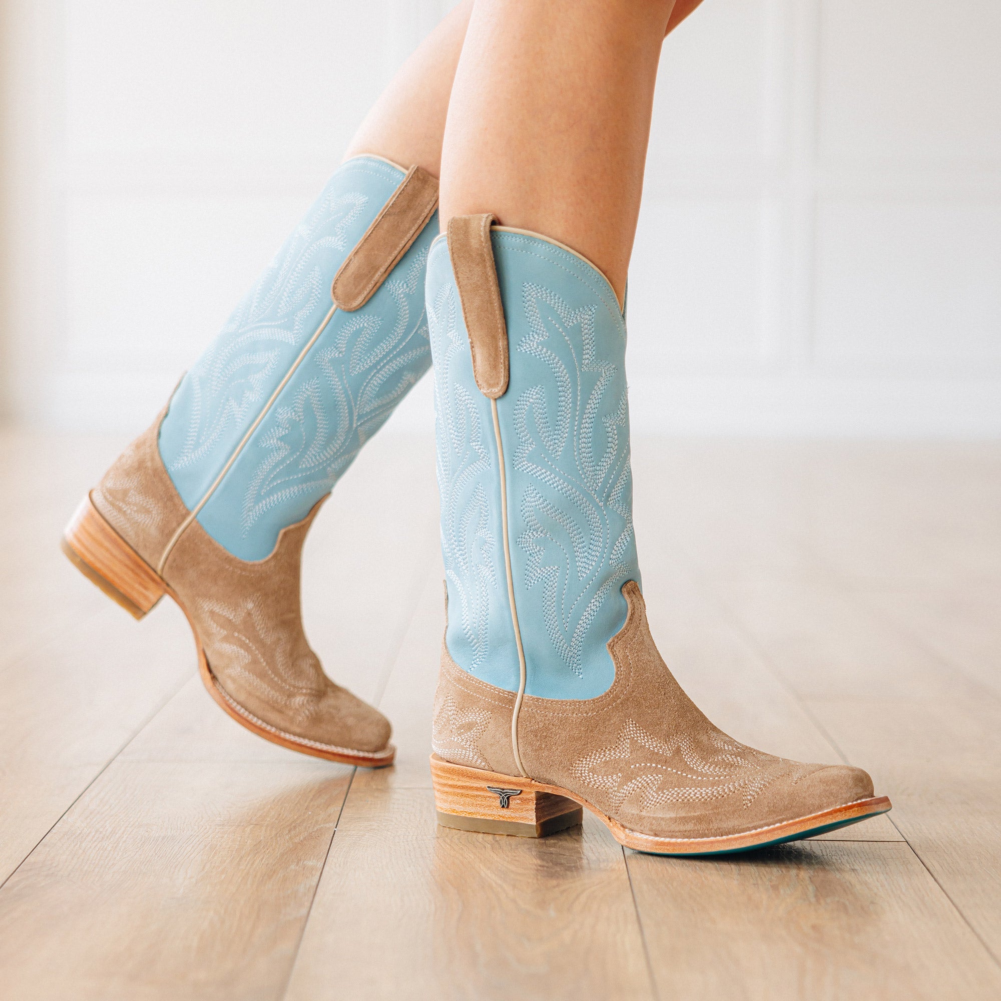 Lane Saratoga Square Boot - Latte Suede and Powder Blue