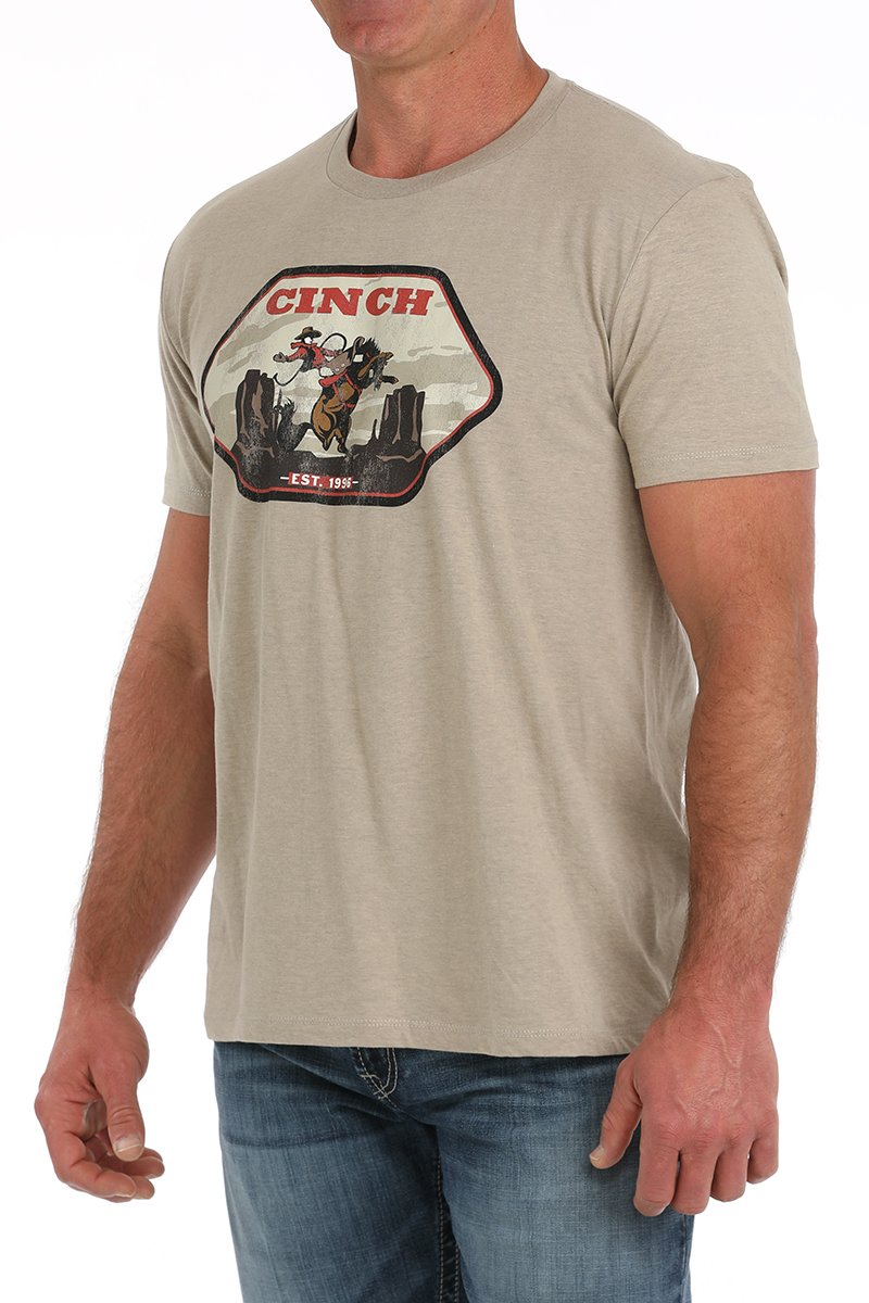 CINCH MEN'S GRAPHIC T-SHIRT - TAN